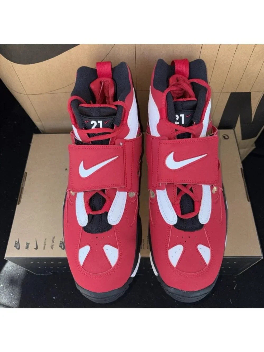 NEW Nike Air Diamond Turf 2 Red Gold White Black HQ2631-600 Men's Size 12